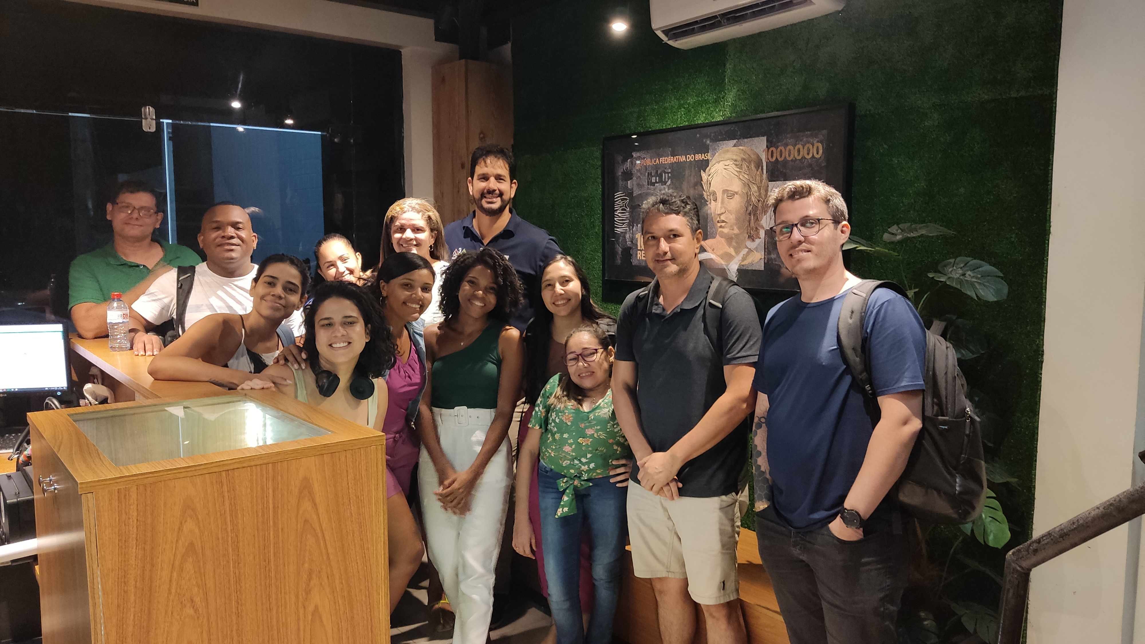 Turma da ASH3 em aula de SQL